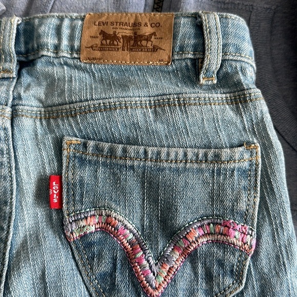 7/8 Levi Strauss, zip up hoodie and Levi’s capris size 8 Size - Picture 8 of 12